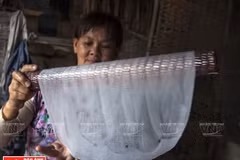 La confection des galettes de riz à Nhon Hoa