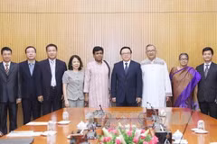 Promotion de la coopération entre les partis communistes vietnamien et bangladais
