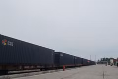 Guangzhou-Hanoï: le train à conteneurs international commence sa période d'essai