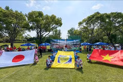 Cérémonie d'ouverture du tournoi de football de la communauté vietnamienne à Kyushu (Japon). Photo: VNA