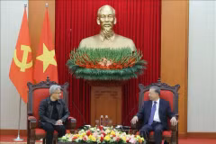 Le leader du Parti Tô Lâm reçoit le PDG de NVIDIA Jensen Huang. Photo: VNA