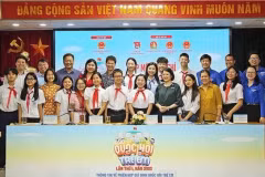 Les enfants à la première session simulée de "l'Assemblée nationale des enfants". Photo: sggp.org.vn