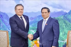 Le PM Pham Minh Chinh reçoit le directeur général de la Rosatom