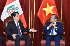Le président Luong Cuong rencontre le président du Congrès du Pérou, Eduardo Salhuana. Photo: VNA