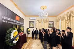 Cérémonie commémorative du secrétaire général du Parti Nguyên Phu Trong en Hongrie. Photo: VNA 
