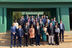 Le vice-gouverneur de l'État de Goiás, Daniel Elias Carvalho Vilela et les ambassadeurs des pays au Brésil. photo: Ambassade du Vietnam au Brésil