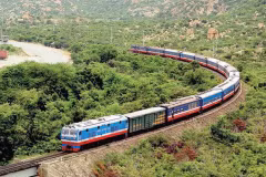 Le secteur ferroviaire va connaître un développement substantiel de ses infrastructures et modifier son modèle économique. Photo : VNA