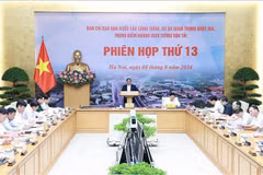 Le Premier ministre Pham Minh Chinh s’exprime lors de la 13e réunion du comité de pilotage de l’État pour les principaux projets nationaux de transport, à Hanoi, le 8 août. Photo : VNA
