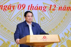 Le Premier ministre Pham Minh Chinh s’exprime lors de la 10e réunion du du Conseil central d’émulation et de récompense, à Hanoi, le 9 décembre. Photo : VNA