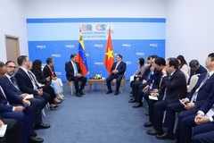 Le Premier ministre Pham Minh Chinh (à droite, au centre) et le président vénézuélien Nicolas Maduro à Kazan, en Russie. Photo: VNA