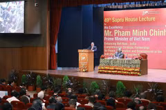 Le Premier ministre Pham Minh Chinh prononce un discours politique prononcé jeudi 1er août au Conseil indien des affaires mondiales (ICWA) à New Delhi, le 1er août 2024. Photo : VNA