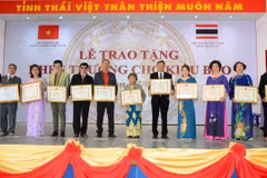 Près de 700 Vietnamiens de Thaïlande à l’honneur