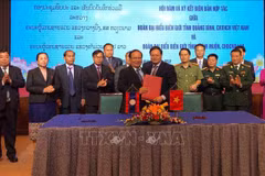 Frontières : renforcement de la coopération entre Quang Binh et Khammouane (Laos)