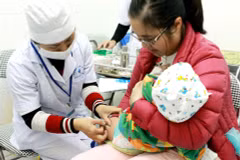 La vaccination contre la rougeole et la rubéole bientôt pour les femmes de 15 à 25 ans