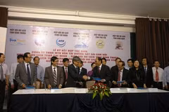 Signature d'accords de coopération de tourisme ferroviaire