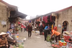 Simplicité et authenticité au marché villageois