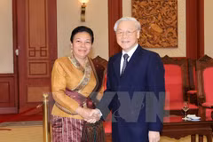 Le chef du PCV Nguyên Phu Trong reçoit une délégation laotienne