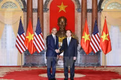 Entretien entre les présidents vietnamien et américain