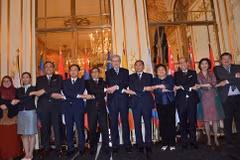 Cérémonie de naissance de la Communauté de l’ASEAN à Paris