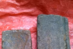 Découverte de deux anciens moules en pierre à Yên Bai