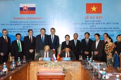 Signature d'un protocole d'accord de coopération entre HCM-Ville et la ville slovaque de Košice
