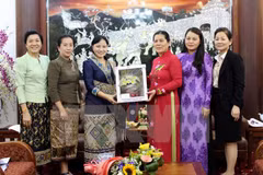 Vietnam-Laos : la coopération entre les Unions des femmes se renforce