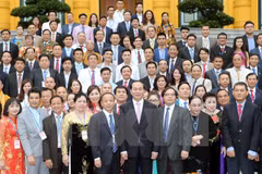 Tran Dai Quang rencontre des responsables de PME exemplaires