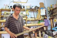 Giang Van Thân, un luthier de renommée internationale