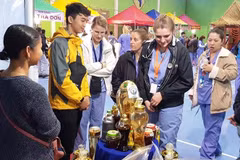 Quang Nam : premier marché du ginseng de Ngoc Linh en 2018