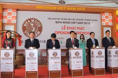Une foire internationale de l’industrie du bois s'ouvre à Binh Duong