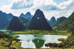 La région de la montagne percée à Cao Bang