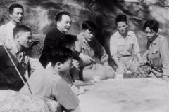 Ouverture de l'exposition virtuelle "Le général Vo Nguyen Giap et l'ATK de Thai Nguyen"