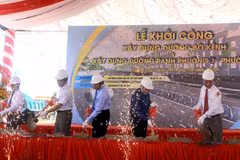 Vinh Long: inauguration de nombreux travaux à l'occasion du XIe Congrès du Parti