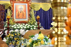 Le Président Nguyen Xuan Phuc rend un dernier hommage au vénérable Thich Pho Tue