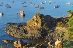 Beauté pittoresque de la falaise Da Dia à Phu Yen