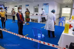 Le Vietnam aide le Cambode dans la vaccination anti-COVID-19