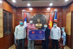 Des provinces du Laos soutiennent le Vietnam dans sa lutte contre le COVID-19