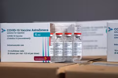 COVID-19: 1,2 million de doses supplémentaires d'AstraZeneca arrivent au Vietnam