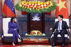 Le président Luong Cuong et la vice-présidente permanente du Venezuela, Delcy Rodríguez Gómez. Photo: VNA