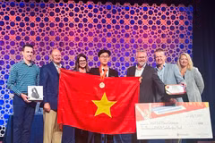 Deux étudiants vietnamiens ont remporté des médailles de bronze lors au MOSWC 2024 et au ACPWC 2024. Photo: VNA