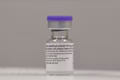 La France continue de soutenir 1,4 million de doses de vaccin pour le Vietnam