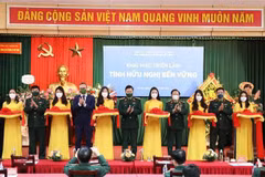 Ouverture de l'exposition sur les relations Vietnam-Russie à Hanoï