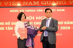 Mme Vu Viet Trang nommée secrétaire du Comité du Parti de la VNA