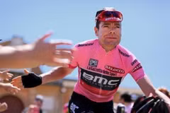 Cadel Evans, vainqueur du Tour de France, au départ de la Coupe de Huê 2019