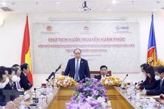 Le président Nguyên Xuân Phuc encourage une nouvelle vague d’investissements vietnamiens au Cambodge