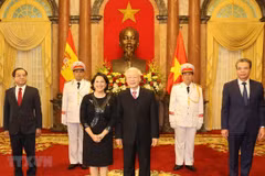 Le dirigeant Nguyen Phu Trong reçoit de nouveaux ambassadeurs étrangers
