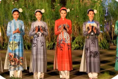 Le savoir-faire de la couture et du port de l’áo dài de Huê inscrit sur la liste du patrimoine culturel immatériel national 