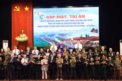 Rencontre des combattants participant directement à la campagne de Diên Biên Phu. Photo: Vietnamplus