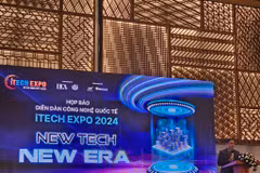 Lors du premier forum technologique international iTech Expo au Vietnam, à Hô Chi Minh-Ville. Photo :CVN/VNA