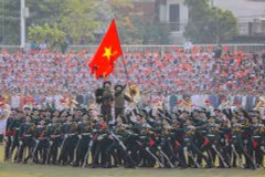 Un grand spectacle en célébration des 70 ans de la Victoire de Dien Bien Phu. Photo : VietnamPlus